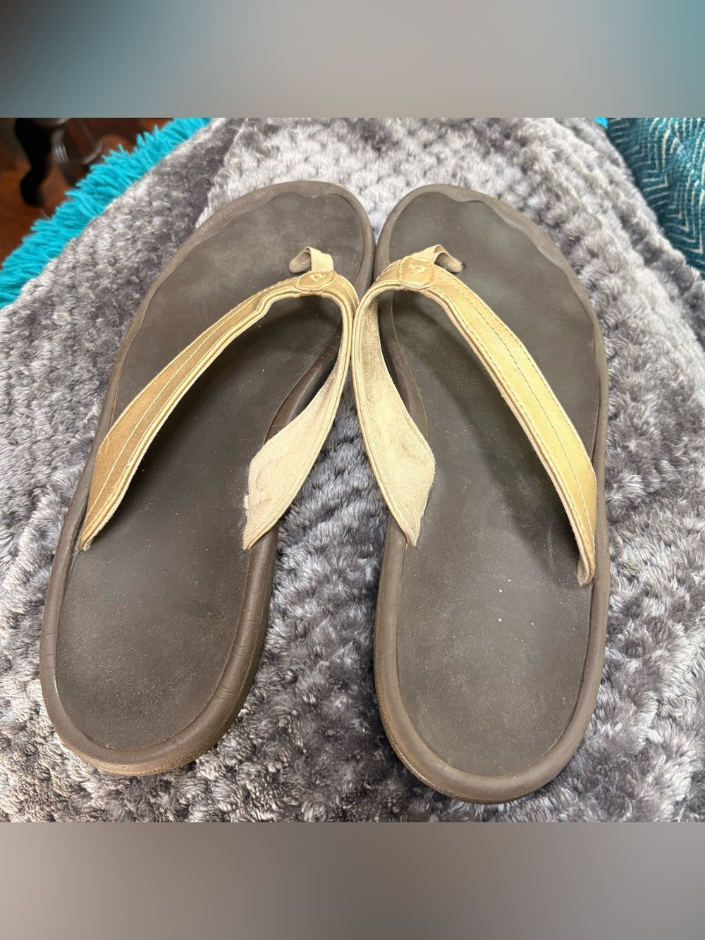Olukai Women’s Flip Flops 9.5